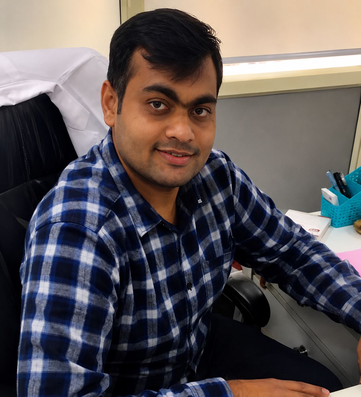 Dr. Apurva Chaturvedi - Maxillofacial Prosthodontist & Implantologist